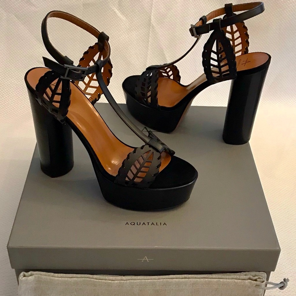 NWB size 8 Aquatalia Isadora platform heel black